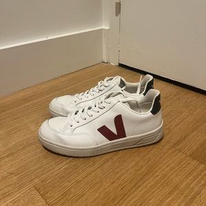 Veja V-12